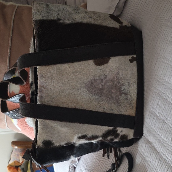 STS Ranchwear Black and White Cowhide Tote - Picture 3 of 8
